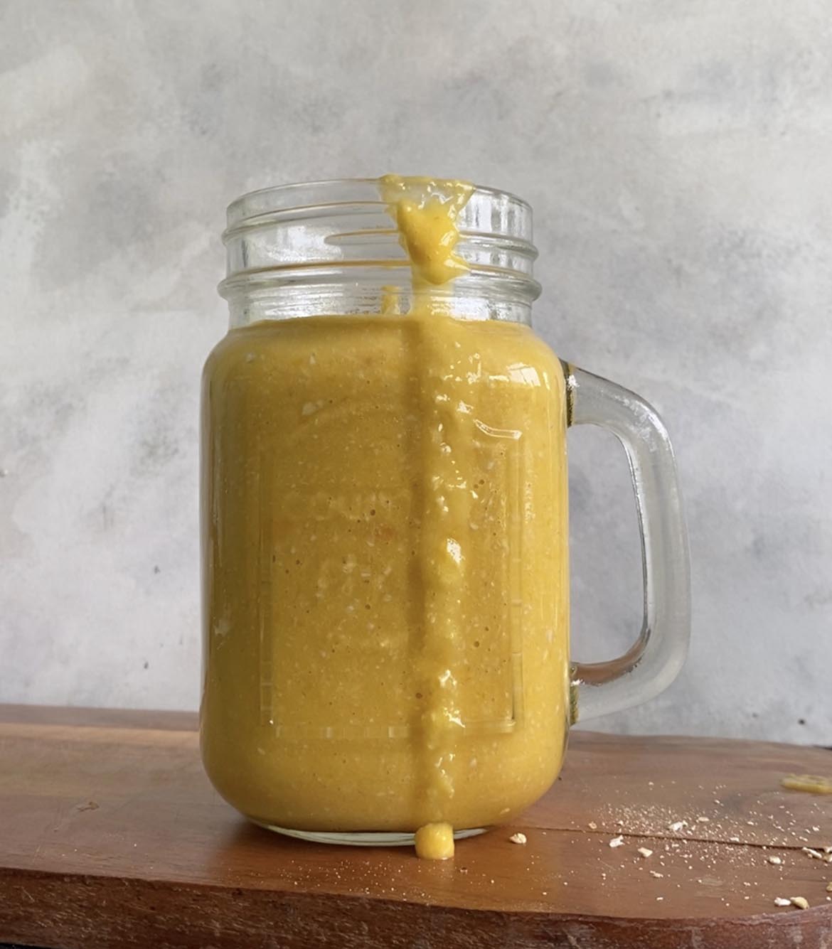 The luscious and fibre-rich mango & oats breakfast smoothie | copyright image | from the corner table.