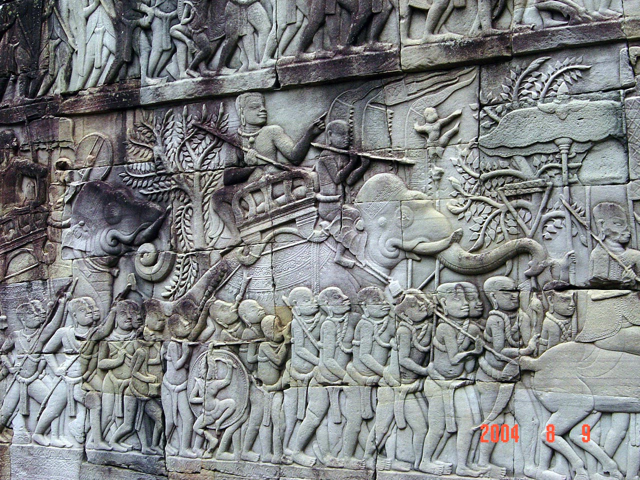 2004 Cam_Angkor Thom Walls1