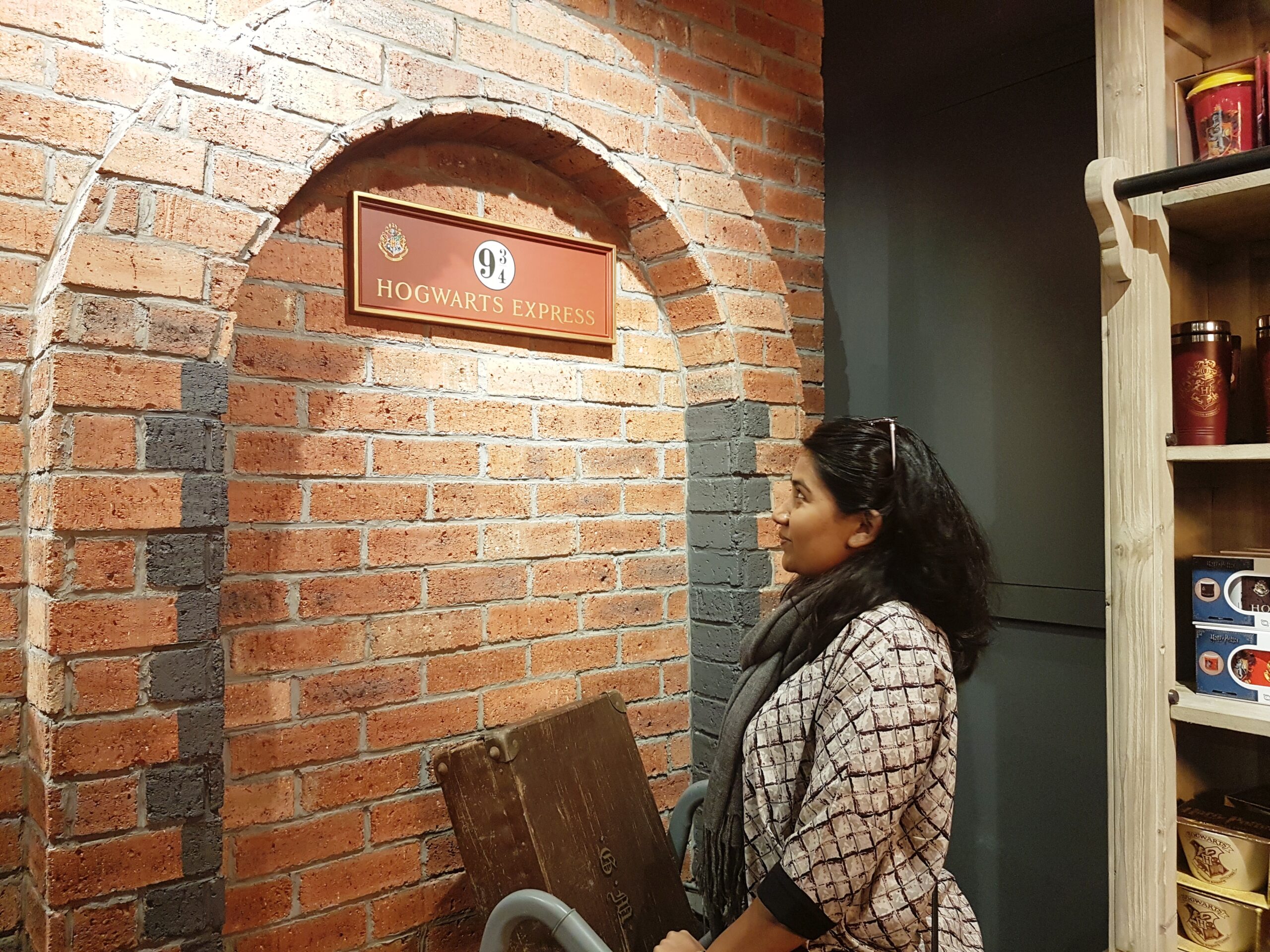 hogwarts express, edinburgh, fromthecornertable, streets of edinburgh, from the corner table, edinburgh, scotland, travel blog