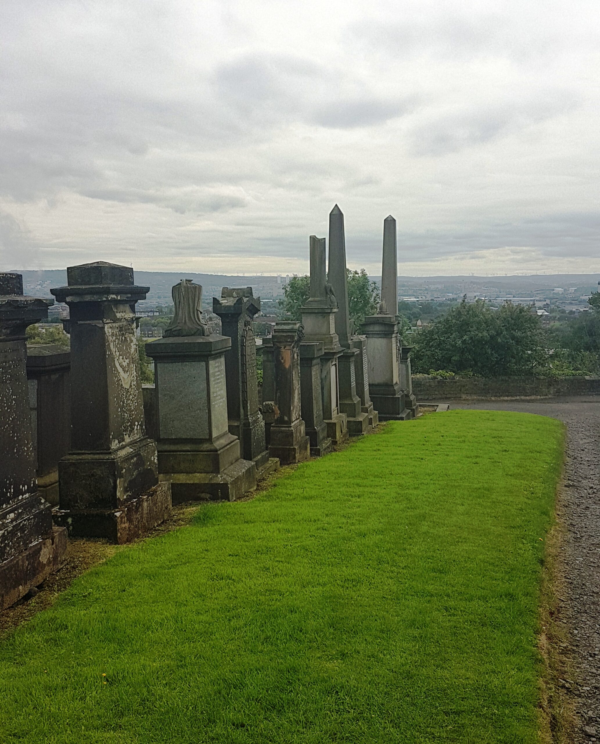 tombstones at Glasgow Necropolis, #fromthecornertable
