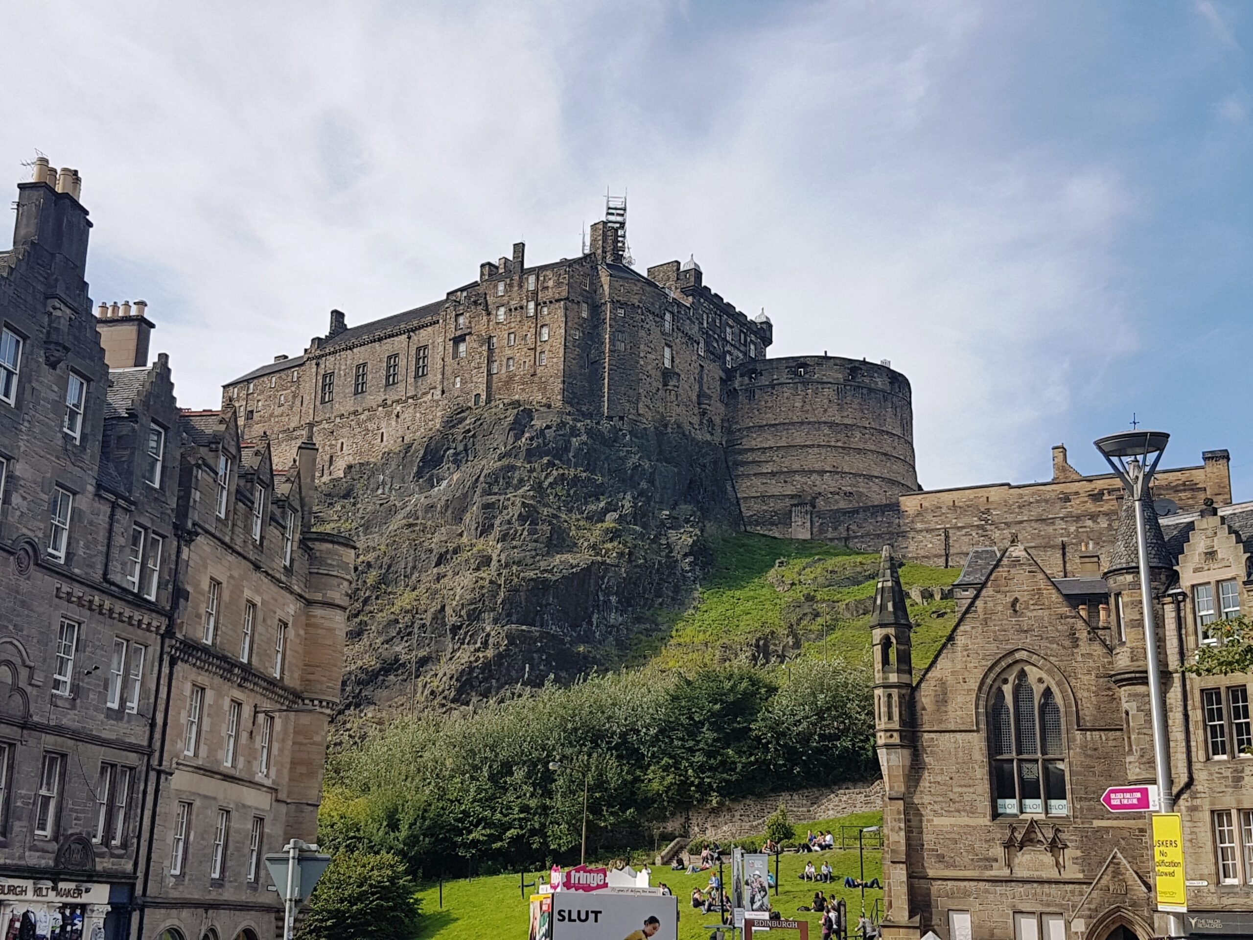 fromthecornertable, streets of edinburgh, from the corner table, edinburgh, scotland, travel blog, edinburgh castle