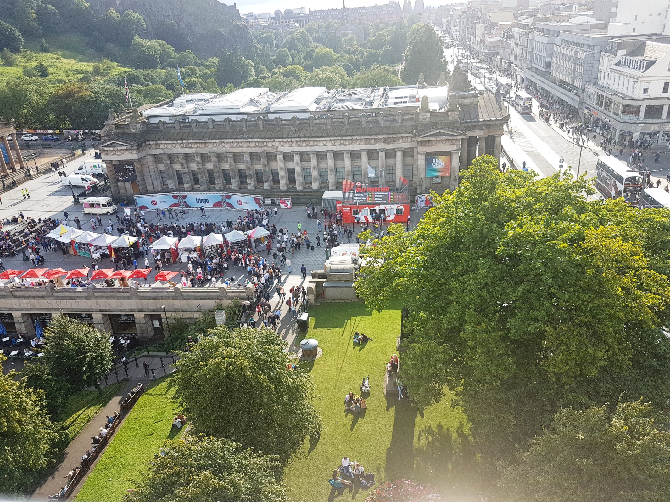 20170823_174327, fromthecornertable, streets of edinburgh, from the corner table, edinburgh, scotland, travel blog, princess street garden