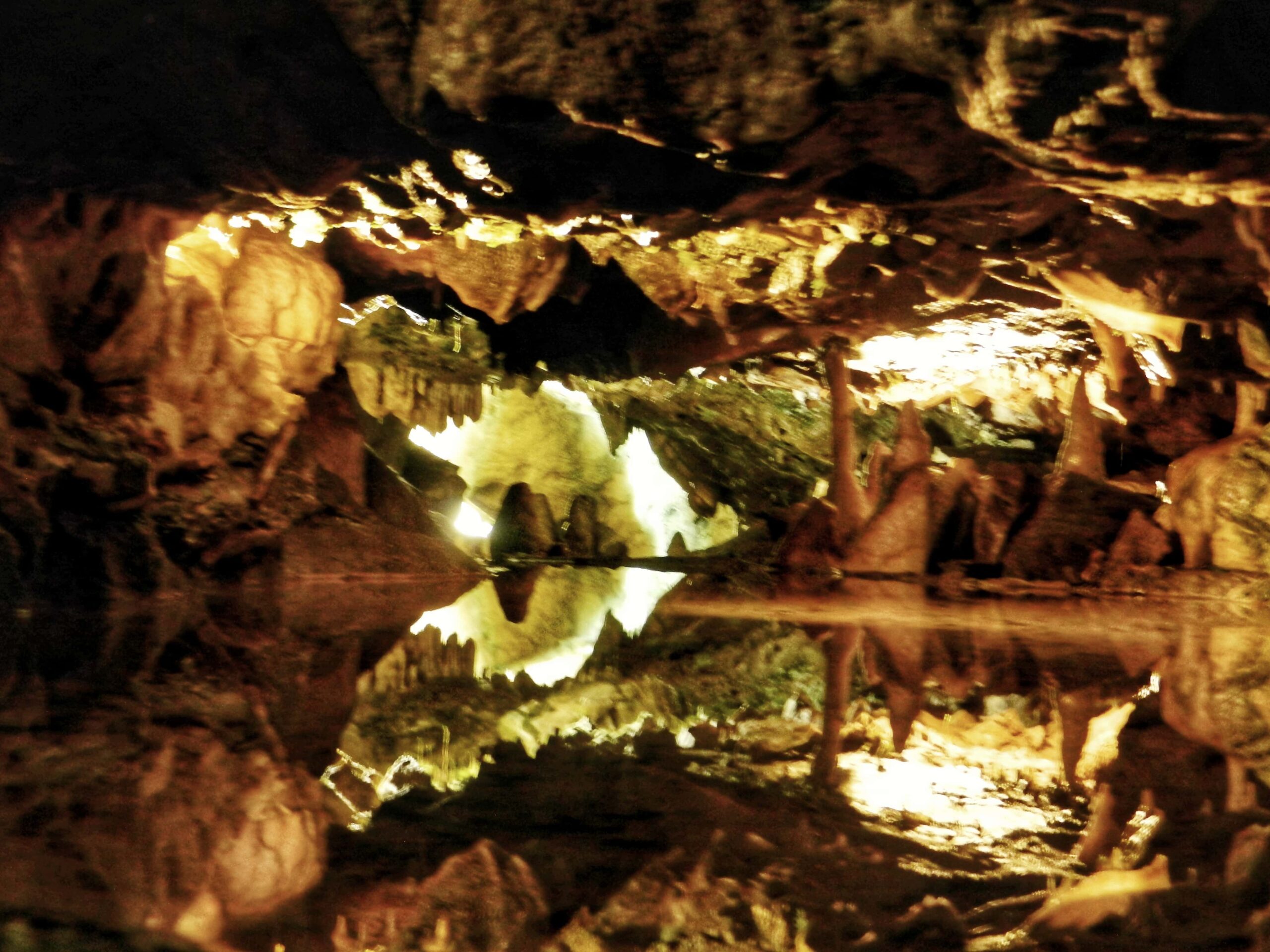 fromthecornertable, travelblog, travelblogger, england, englandcities, englandtowns, englandvillages, english, unitedkingdom, travelengland, travelUK, things-to-see, must-see-england, must-visit-england, cheddar, cheddargorge, cheddarvillage