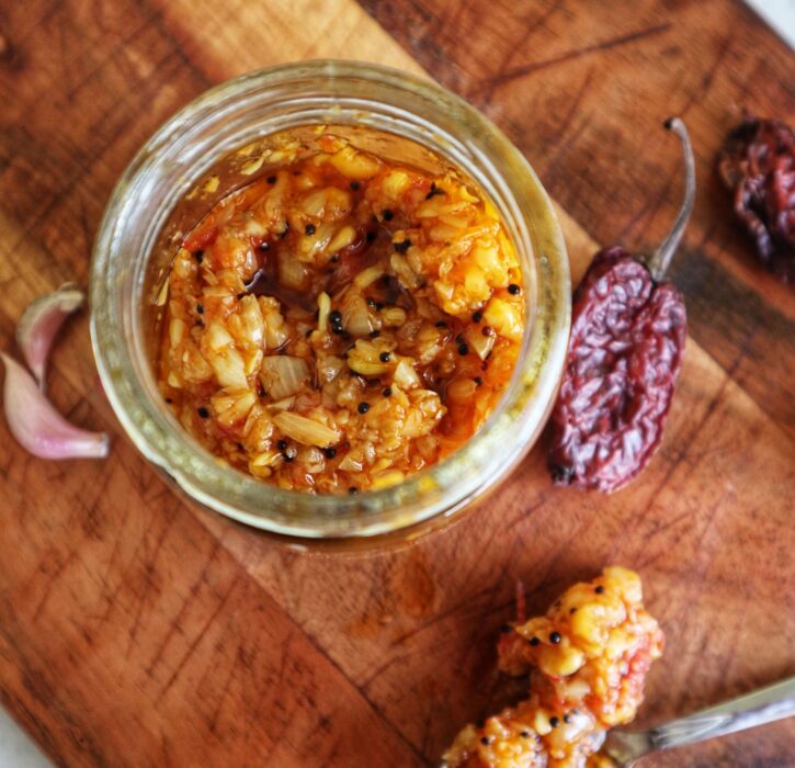 9176e-garlic-naga-red-chilli-pickle