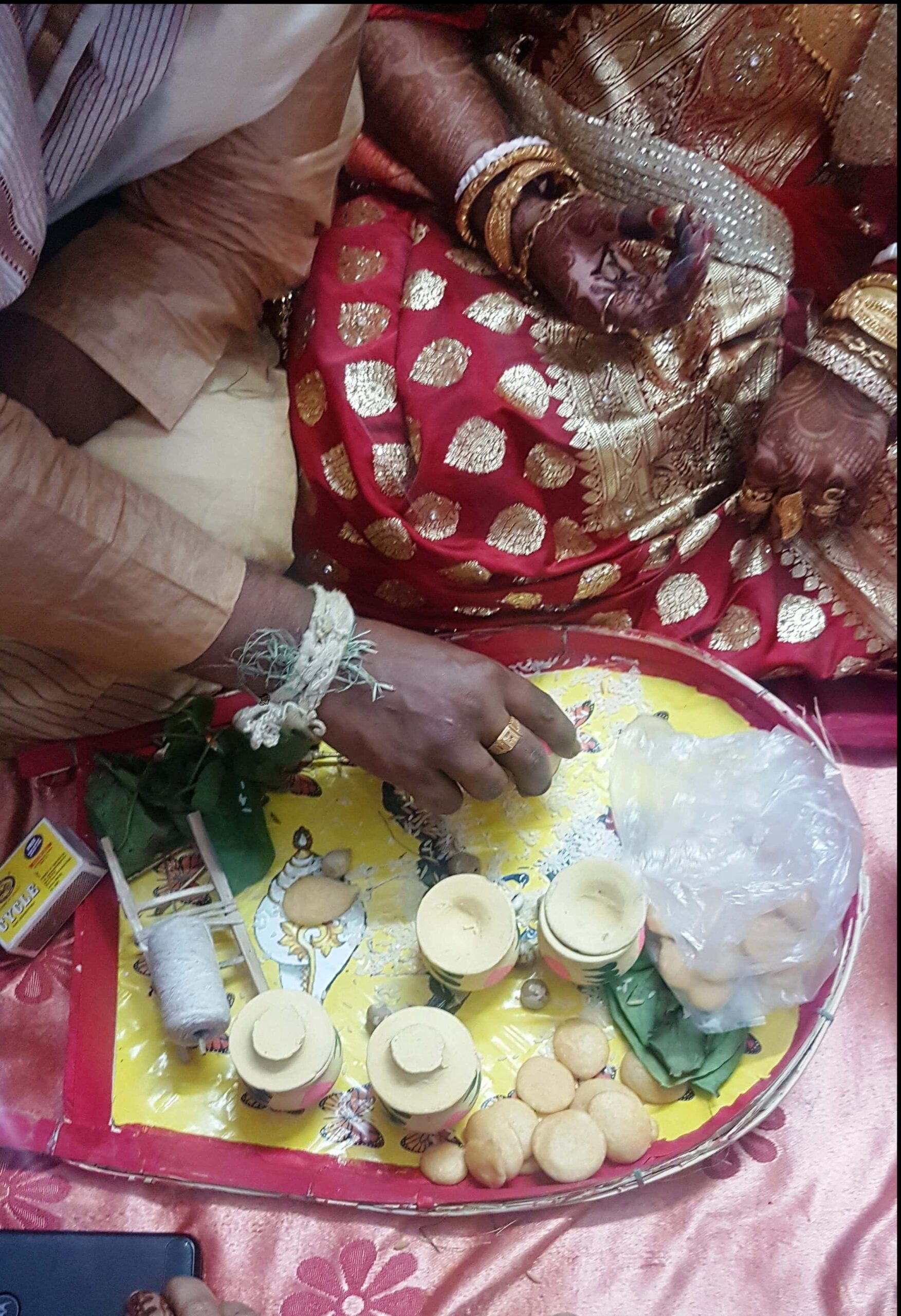 fromthecornertable, from the corner table, bengali wedding, indian wedding Copyright: Abishek Biswas-Reshmi Karar