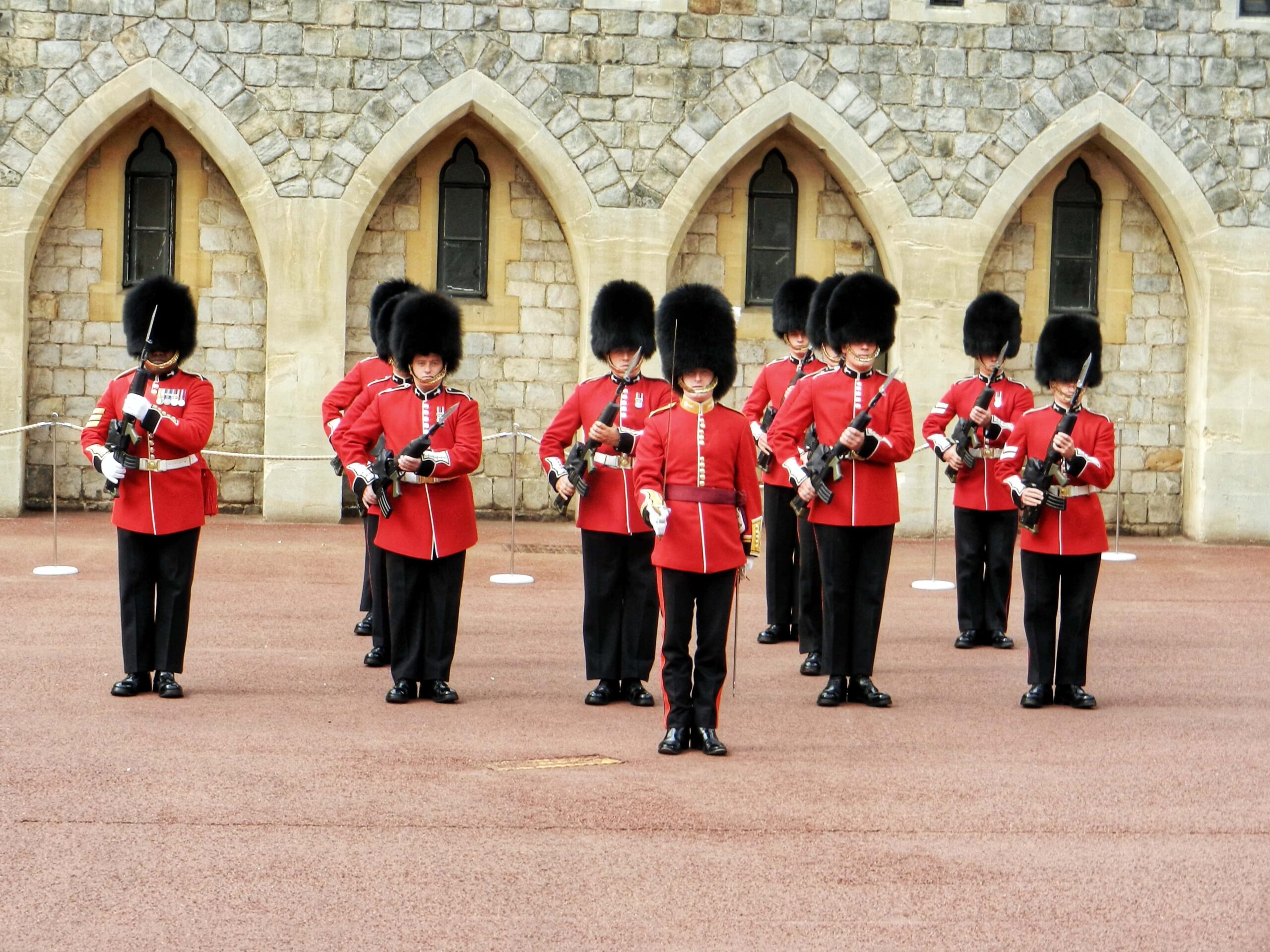 fromthecornertable, travelblog, travelblogger, england, englandcities, englandtowns, englandvillages, english, unitedkingdom, travelengland, travelUK, things-to-see, must-see-england, must-visit-england, windsor, windsorcastle. changeofguard 