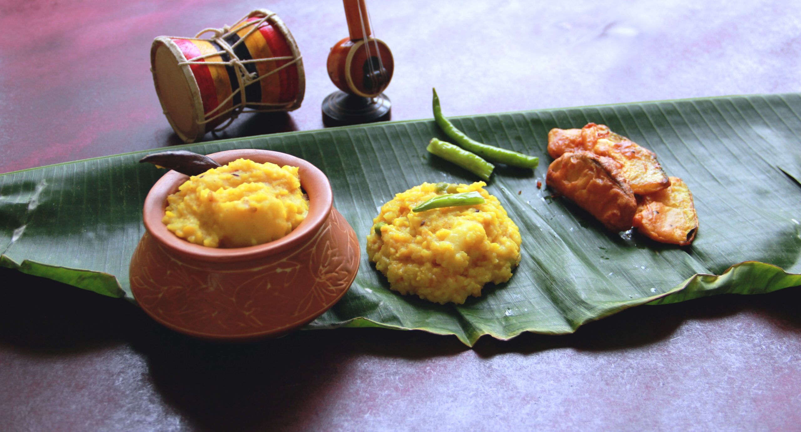 Khichuri, a bengali delicacy, #fromthecornertable, from the corner table, fromthecornertable, food blog, travel tuck-in talk, recipe, khichdi, bengali food, comfort food, healthy food, homemade, indian food, indian recipes; Photo: Vaibhav Tanna